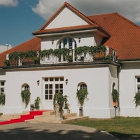 Akacjowy Dwór, Cracovia