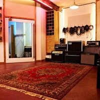 Studio 338, Londra