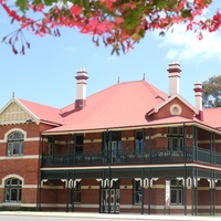 Hotel, Perth