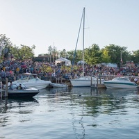 Charlevoix Venetian Terreno del festival, Charlevoix, MI