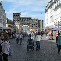 Porta-Nigra-Platz, Treviri